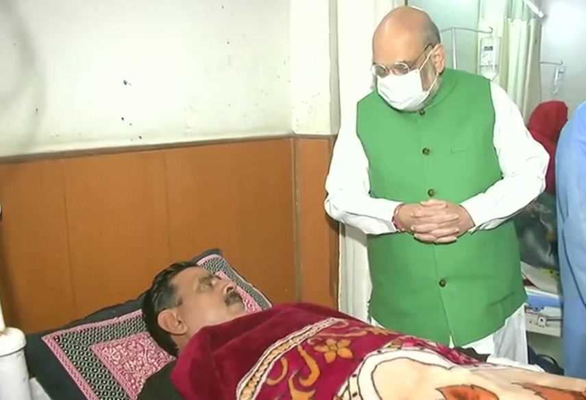 दिल्ली हिंसा में घायल पुलिसकर्मियों से मिले गृह मंत्री अमित शाह